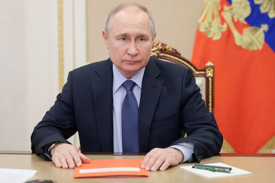 Tổng thống Nga Putin tới thăm Crimea