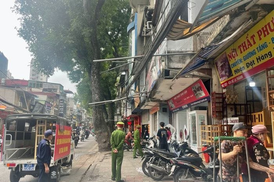 Hà Nội: Công an phường Giảng Võ quyết liệt xử lý vi phạm trật tự đô thị