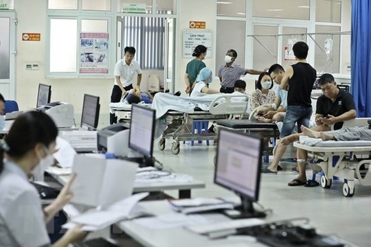 Số ca mắc sốt xuất huyết, tay chân miệng tại Hà Nội tăng vọt
