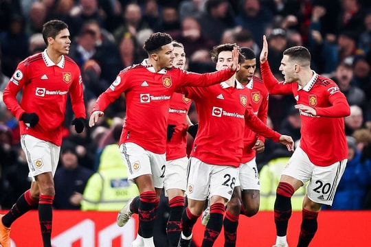 Tỷ phú Qatar chính thức gửi giá thầu để mua lại Man United