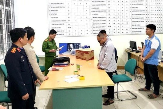 Đề nghị xem xét kỷ luật Giám đốc Sở Giao thông vận tải Hòa Bình