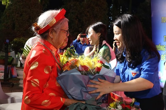 Hà Nội dành hơn 192 tỷ đồng tặng quà người có công