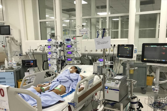 Bé gái 12 tuổi nguy kịch vì vi khuẩn lao "tấn công"