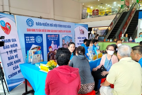 Nhân rộng mô hình gian hàng tuyên truyền chính sách BHXH, BHYT