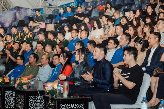 Mãn nhãn với BST “Việt Nam gấm hoa” tại chung kết “Duyên dáng Áo dài VTV 2023”