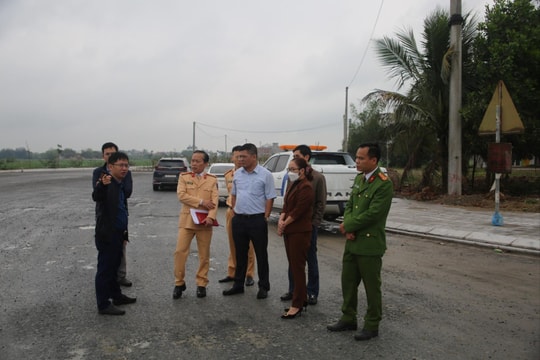 Xử lý điểm đen tai nạn giao thông phía bắc cầu Nguyệt Viên