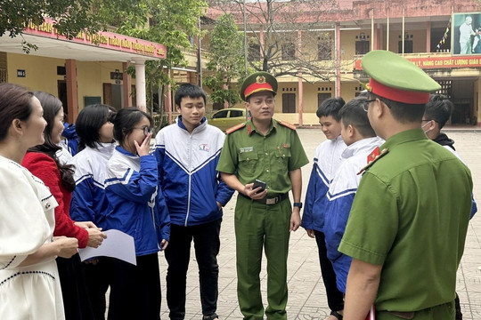 Bịt các cung đường ma túy, cỏ mỹ, chất gây nghiện vào trường học