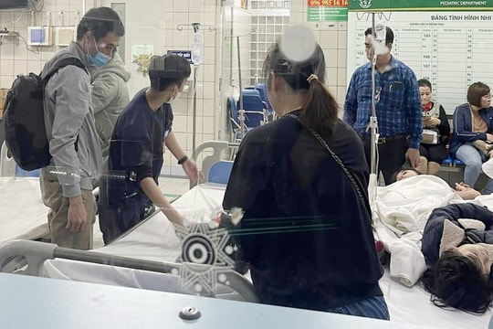 Hơn 50 học sinh nghi ngộ độc: Thực đơn ăn dã ngoại có gì?