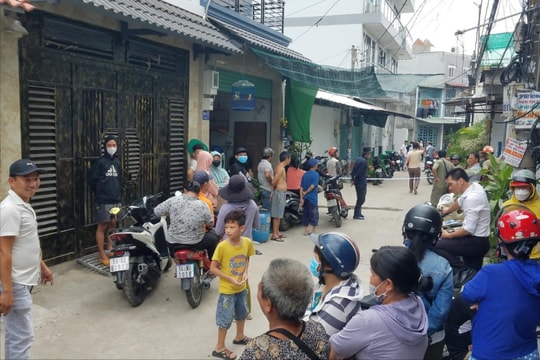 Công an nổ súng khống chế đối tượng nghi "ngáo đá" sát hại mẹ ruột