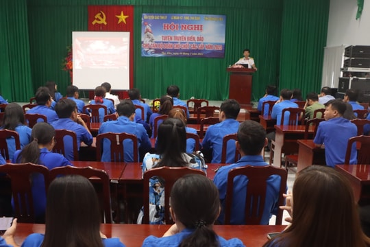 Phát huy vai trò của cán bộ Đoàn trong công tác đấu tranh, bảo vệ chủ quyền biển đảo