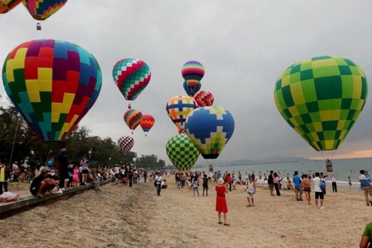 Mũi Né vào top điểm bay khinh khí cầu đẹp nhất thế giới