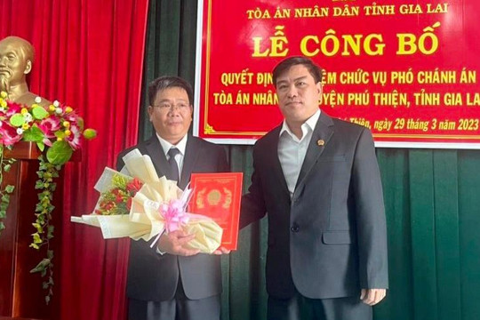 Trao quyết định bổ nhiệm Phó Chánh án TAND huyện Phú Thiện