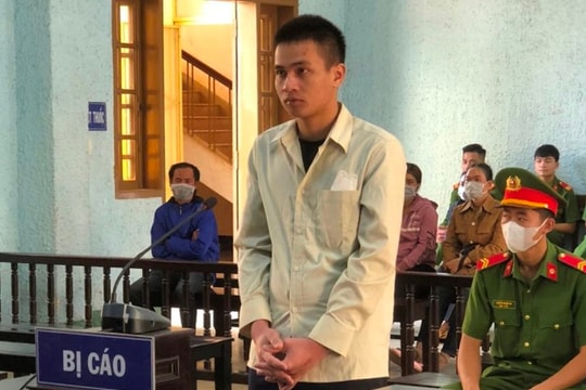 Bị đâm vì nghe máy điện thoại nhưng không nói chuyện