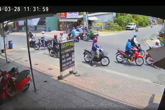 Làm rõ clip người mặc trang phục dân quân tự vệ đánh học sinh
