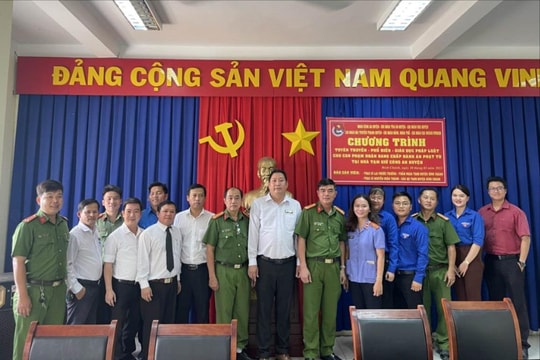 TAND huyện Bình Chánh tuyên truyền pháp luật cho phạm nhân, người đang chấp hành án phạt tù
