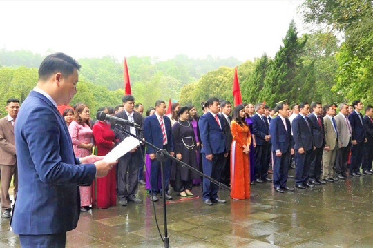 Lãnh đạo tỉnh Cao Bằng dâng hoa tại nơi thành lập Chi bộ Đảng đầu tiên của tỉnh 