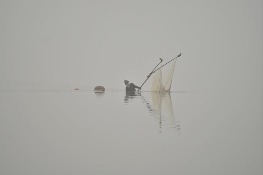 Hà Nội: Sương mù, mưa phùn kéo dài cả ngày