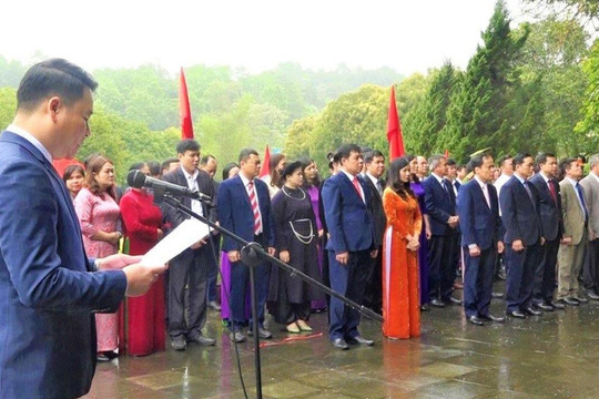 Lãnh đạo tỉnh Cao Bằng dâng hoa tại nơi thành lập Chi bộ Đảng đầu tiên của tỉnh