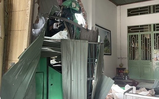 Gia Lai: Đã xác định danh tính nạn nhân trong vụ xe ô tô khách lao vào nhà dân