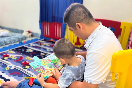Không dễ dàng để cha mẹ chấp nhận con mình bị tự kỷ