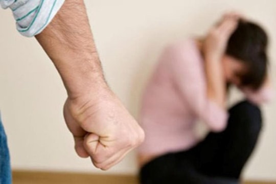 Khởi tố đối tượng sát hại vợ rồi dựng chuyện bị tai nạn lao động