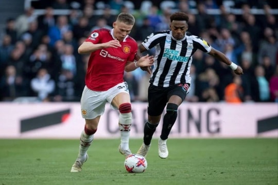 Newcastle chiếm ưu thế trong cuộc đua Top 4 Ngoại hạng Anh