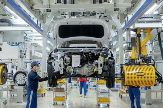 Bộ Tài chính không đồng ý tiếp tục giảm lệ phí trước bạ với ô tô trong nước