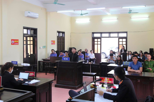 Làm giàu bất chấp, bị cáo gắn nửa đời mình với những tháng năm tù tội