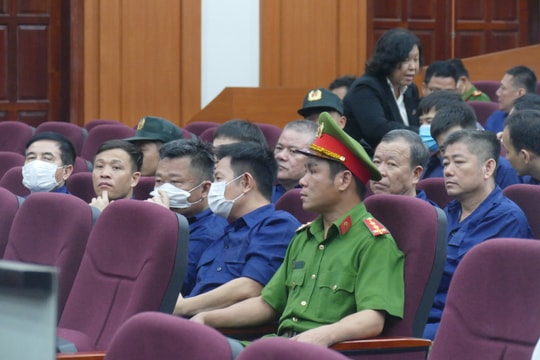 Mở lại phiên tòa phúc thẩm vụ buôn lậu gần 200 triệu lít xăng