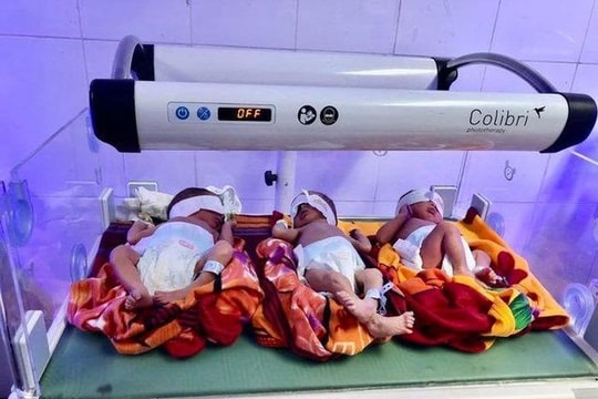 Sản phụ sinh 3 cùng trứng sau 8 năm chưa có con