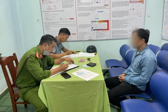 Nam thanh niên điều khiển xe máy sau khi sử dụng ma túy