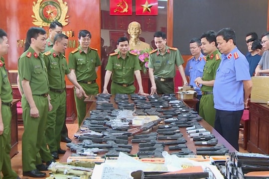 Thu giữ hàng trăm khẩu súng, đạn trong đường dây mua bán vũ khí qua mạng