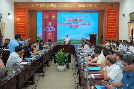 Chủ tịch UBND tỉnh Bạc Liêu yêu cầu gỡ bỏ bảng cấm quay phim, ghi âm, chụp ảnh tại các Sở, ngành