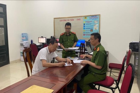 Khởi tố vụ án, tạm giữ tài xế lái ô tô "ủi" hàng loạt xe máy