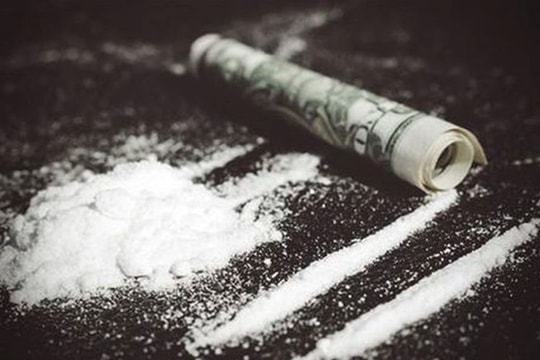 3 cặp đôi tổ chức chơi ma túy tập thể