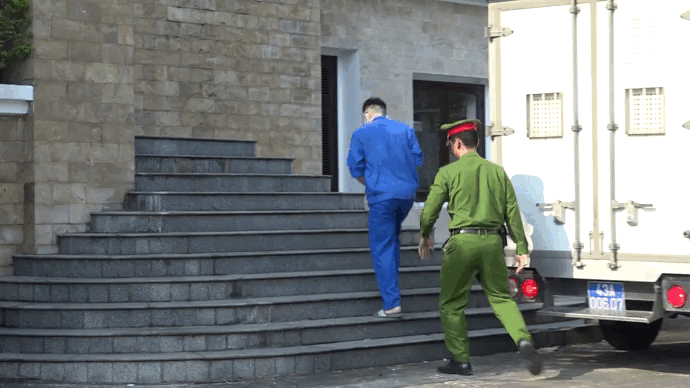 Nhân viên siêu thị điện máy chiếm đoạt tiền tỷ của công ty