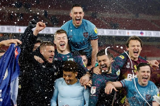 Burnley - CLB đầu tiên thăng hạng Premier League 2023/24