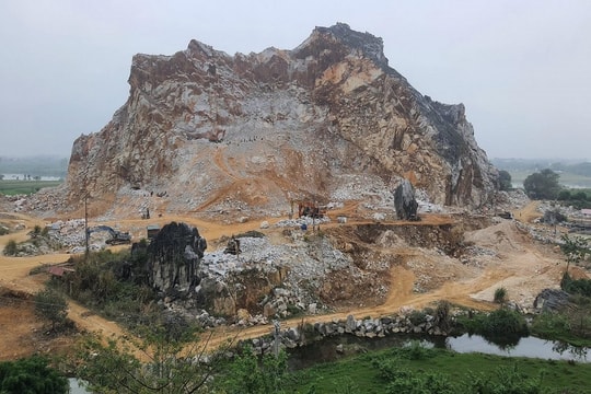 Chế tạo thuốc nổ trái phép để khai thác đá