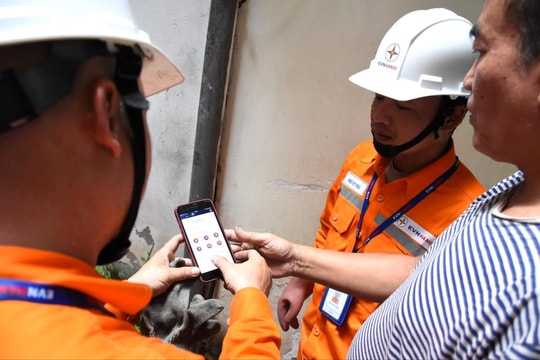 EVNHANOI tích cực phát triển dịch vụ điện tử
