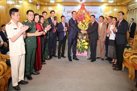 Đoàn đại biểu tỉnh Thanh Hóa thăm, chúc Tết cổ truyền Bunpimay tại tỉnh Hủa Phăn (Lào)
