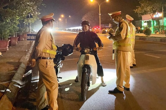 Điện Biên Phủ: Nguy cơ mất an toàn giao thông từ độ xe AA
