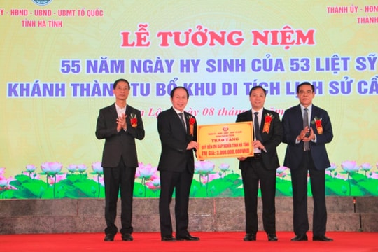 Thành phố Hải Phòng trao tặng Quỹ "Đền ơn đáp nghĩa" Hà Tĩnh số tiền 3 tỷ đồng