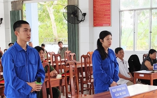 An Giang: Cặp đôi cướp tiệm vàng lãnh án 15 năm tù