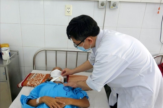Bệnh viện Đà Nẵng phẫu thuật thành công bệnh nhân có khối u tuyến giáp khổng lồ