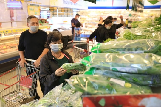 Đề xuất tiếp tục giảm thuế VAT 2% để kích cầu tiêu dùng