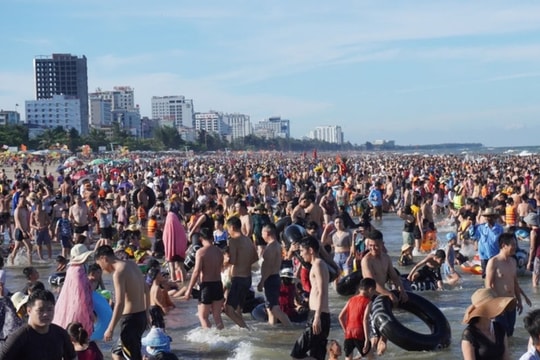 Sầm Sơn đặt mục tiêu đón 7,2 triệu lượt du khách năm 2023