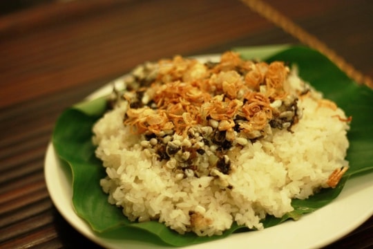 Ăn xôi trứng kiến, bé trai sốc phản vệ nặng
