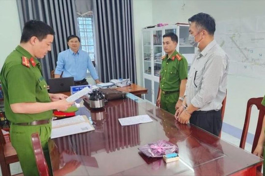 "Nổ" sắp làm Ủy viên Trung ương, lừa đảo 4,5 tỷ đồng