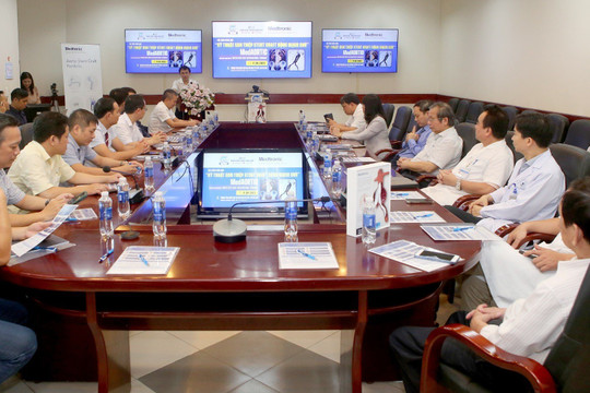 Hội thảo khoa học “Kỹ thuật can thiệp động mạch chủ phức tạp”