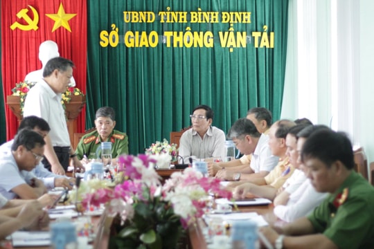 Bình Định họp xử lý “hung thần” xe ben sau phản ánh của Báo Công lý